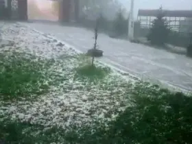 Kars’ta dolu kabusu: Dakikalar içerisinde etraf beyaza büründü
