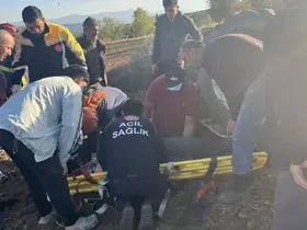 Kastamonu’da devrilen traktörün altında kalan sürücü yaralandı
