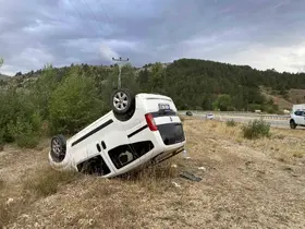 Kastamonu’da hafif ticari araç takla attı: 4 yaralı
