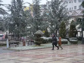 Kastamonu’da vatandaşlar, Ramazan ayının ilk gününe kar yağışıyla uyandı
