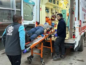 Kayganlaşan yolda devrilen motosikletin sürücüsü yaralandı
