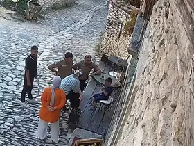 Kayıp Aras’a anne şefkati: Polis gelene kadar başından ayrılmadı
