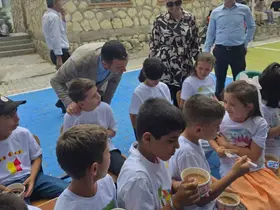 Kaymakam Algın, Karaburun’da aşure etkinliğine katıldı
