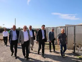Kaymakam Zafer Engin, Sokak Hayvanları Bakım ve Rehabilitasyon Merkezi’ni ziyaret etti
