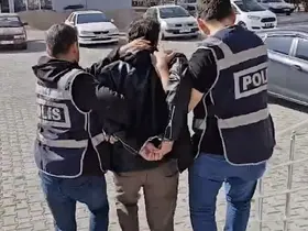 Kayseri’de ‘silahlı yağma’ suçundan 36 yıl kesinleşmiş hapis cezasıyla aranan şahıs yakalandı
