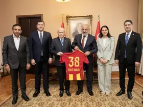 Kayserispor heyetinden MHP Genel Başkanı Bahçeli’ye ziyaret
