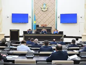 Kazakistan parlamentosu son oturumunu gerçekleştirdi
