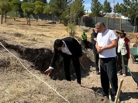 Kemah’ta Sultan Melik Türbesi’ndeki restorasyon çalışmaları incelendi
