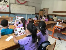 Kemaliye’de öğrenciler ve vatandaşlar kene riskine karşı bilgilendirildi
