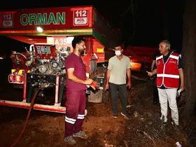 Kepez Belediyesi yangın sebebiyle tüm imkanlarıyla sahada
