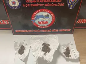 Keşan’da polisin durdurduğu 2 şüphelide uyuşturucu ele geçirildi
