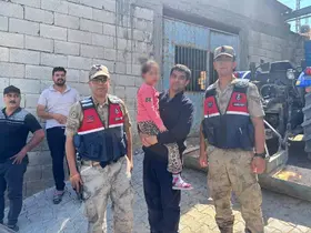 Kilis’te kaybolan down sendromlu çocuk jandarma ekiplerince bulundu

