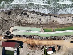 Kıyı erozyonunun tahrip ettiği Karasu sahilinde önlemler alınıyor
