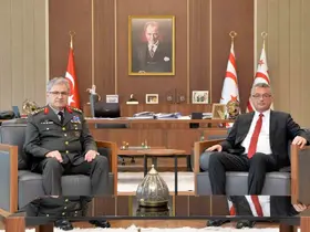 KKTC Cumhurbaşkanı Erhürman, Kara Kuvvetleri Komutanı Orgeneral Tokel ile görüştü
