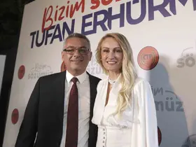 KKTC’nin yeni Cumhurbaşkanı Erhürman’dan zafer mitingi
