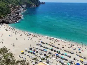 Kleopatra Plajı turistlerle doldu taştı
