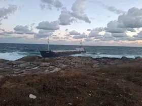 Kocaeli’de karaya oturan yük gemisinde bulunan 7 personelin tamamı havadan tahliye edildi

