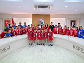 Kocagöz, genç şampiyonları ağırladı
