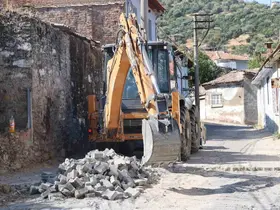 Koçarlı’da yol yenileme çalışmaları sürüyor
