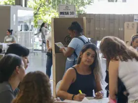 Kolombiya’da devlet başkanlığı seçimi ikinci tura kaldı
