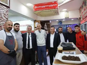 Komşu esnafın sorunlarını yerinde dinledi
