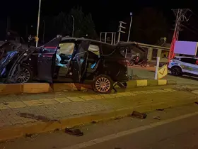 Kontrolden çıkan araç karşı şeride uçtu, sürücü yaralandı
