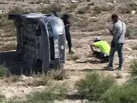 Konya’da otomobil takla attı! 2 kişi araçta sıkıştı