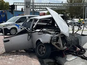 Konya’da iki otomobil kavşakta çarpıştı! 4 kişi yaralandı