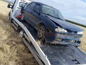 Konya’da kontrolden çıkan otomobil şarampole devrildi: 2 yaralı