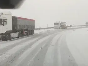 Kop Geçidi’nde kar ve tipi ulaşımı zorlaştırdı
