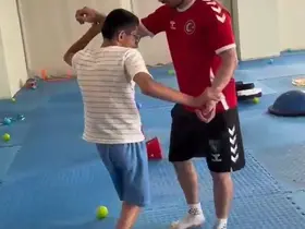 Körfez’in özel sporcularından zafer pozu
