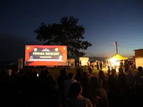 Köyde nostalji dolu açık hava sineması gecesi
