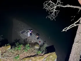 Kozan’da Göksu Çayı’nda mahsur kalan 2 vatandaş kurtarıldı
