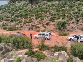 Kozan’da sağanak ve dolu hayatı felç etti: Yollar kapandı, araçlar mahsur kaldı
