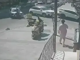 Küçükçekmece’de motosiklet ile otomobil çarpıştı: 1 kişi yaralandı
