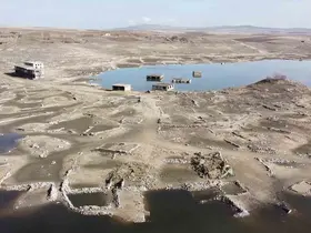Kuraklıkta ortaya çıkmıştı, yağışlarla yeniden kayboldu
