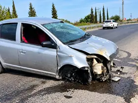 Kuşadası-Söke yolunda kaza: 3 yaralı
