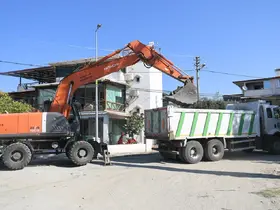 Kuşadası’nda 12 bin metrekarelik yeni yol çalışması başladı
