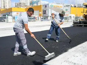 Kuşadası’nda Değirmendere Mahallesi’ne sıcak asfalt
