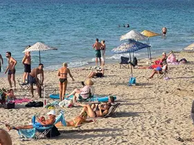 Kuşadası’nda Ekim güneşi deniz keyfini uzattı
