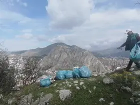Kuşkonmaz için çıktığı dağda 6 torba çöp topladı
