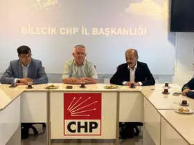 Kütahya Belediye Başkanı Eyüp Kahveci’den görevden alınan il başkanına destek
