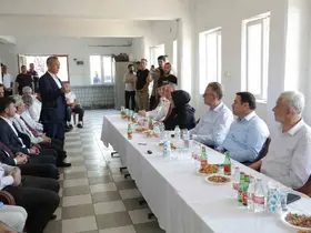 Kütahya Valisi Musa Işın, muhtarların taleplerini dinledi
