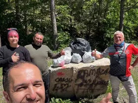 Kütahya’da kirlenen mesire alanını Eskişehirli motosiklet grubu temizledi
