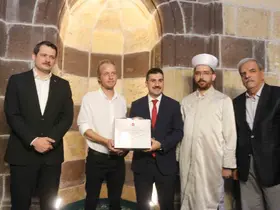Letonyalı turist Van’da Müslüman oldu: Andyejs adını "Veysel" olarak değiştirdi
