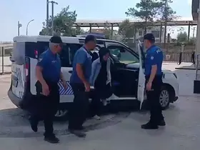 LGS’de geç kalan öğrencilerin yardımına polis yetişti
