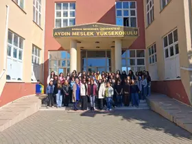 Liseli öğrenciler ADÜ’nün eğitim imkanlarını yerinde gördü
