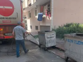 lkadım’da temizlik çalışmaları sürüyor
