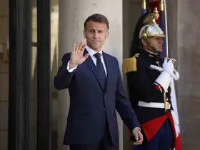 Macron: "(ABD-İran) İran Cumhurbaşkanı Pezeşkiyan’ı talepkar bir anlaşmaya varmaya çağırdım"
