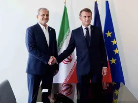 Macron, İran Cumhurbaşkanı Pezeşkiyan ile görüştü
